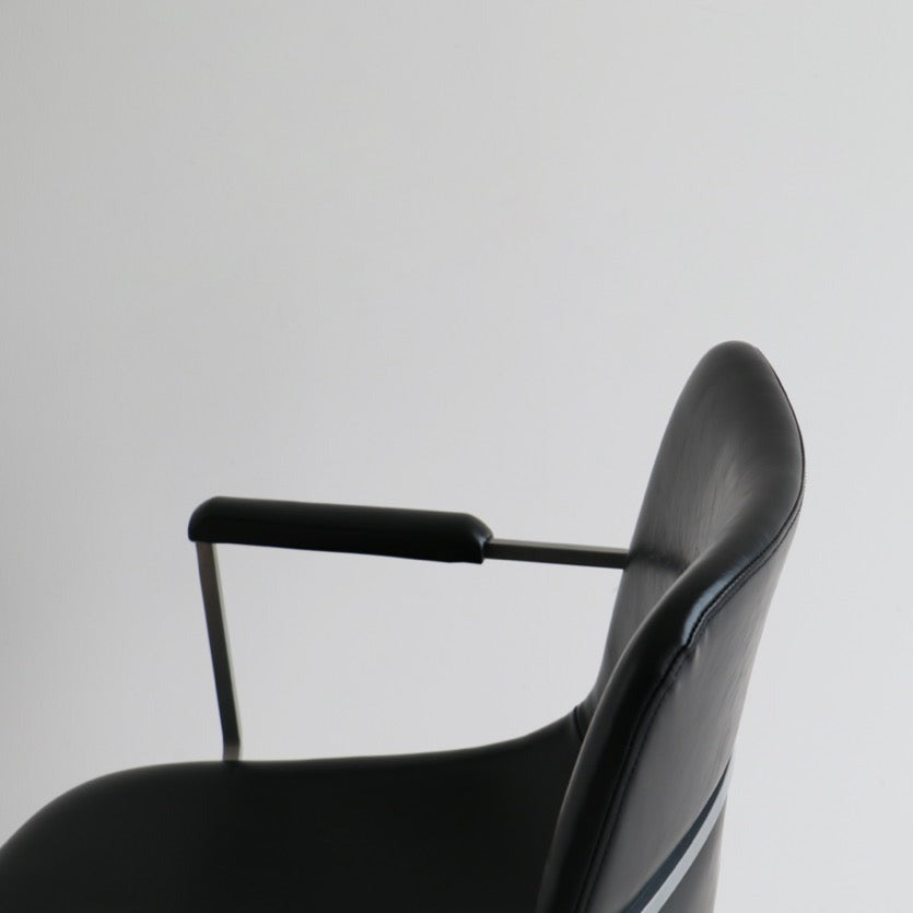 Drip Office Arm Chair｜オフィスアームチェア – チェア・ソファ専門